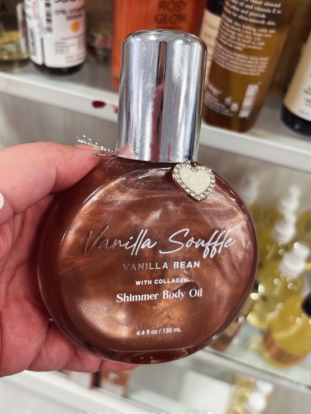 NWT Vanilla Soufflé Shimmer Body Oil featuring collagen. 🤎🤎